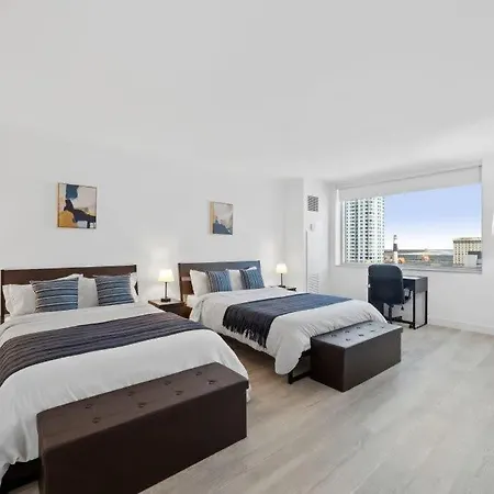 Bold Boardwalk 2Br 3Ba Condo By Cozysuites